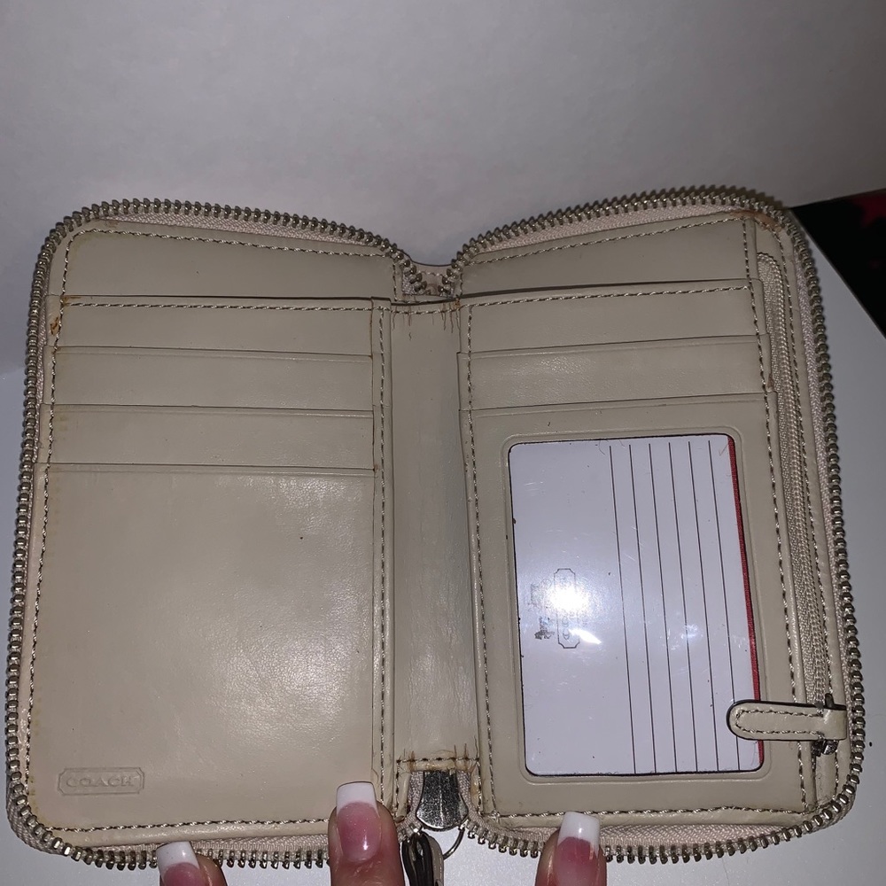 SOLD!!!!Coach wristlet - Picture 4 of 7